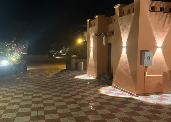 Villa وسط جولف